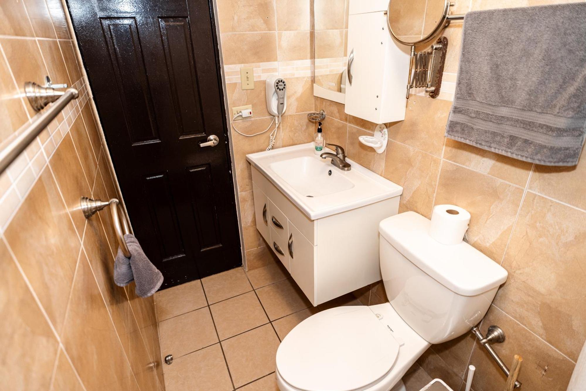 Luxury Retreat With Private Jacuzzi And Mountain Views Free Parking Apartamento Ponce Exterior foto