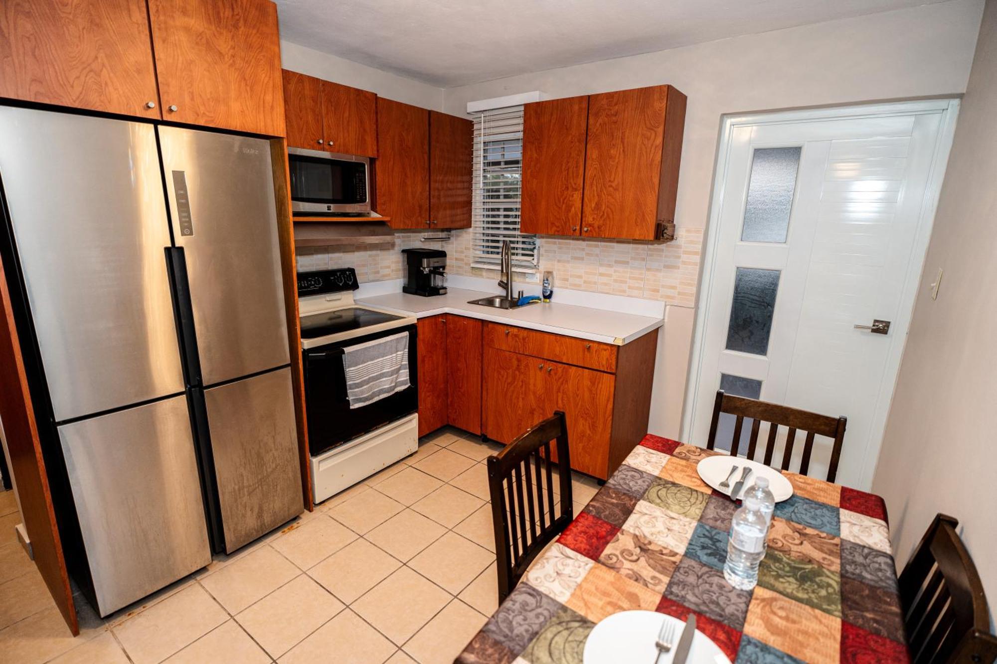 Luxury Retreat With Private Jacuzzi And Mountain Views Free Parking Apartamento Ponce Exterior foto